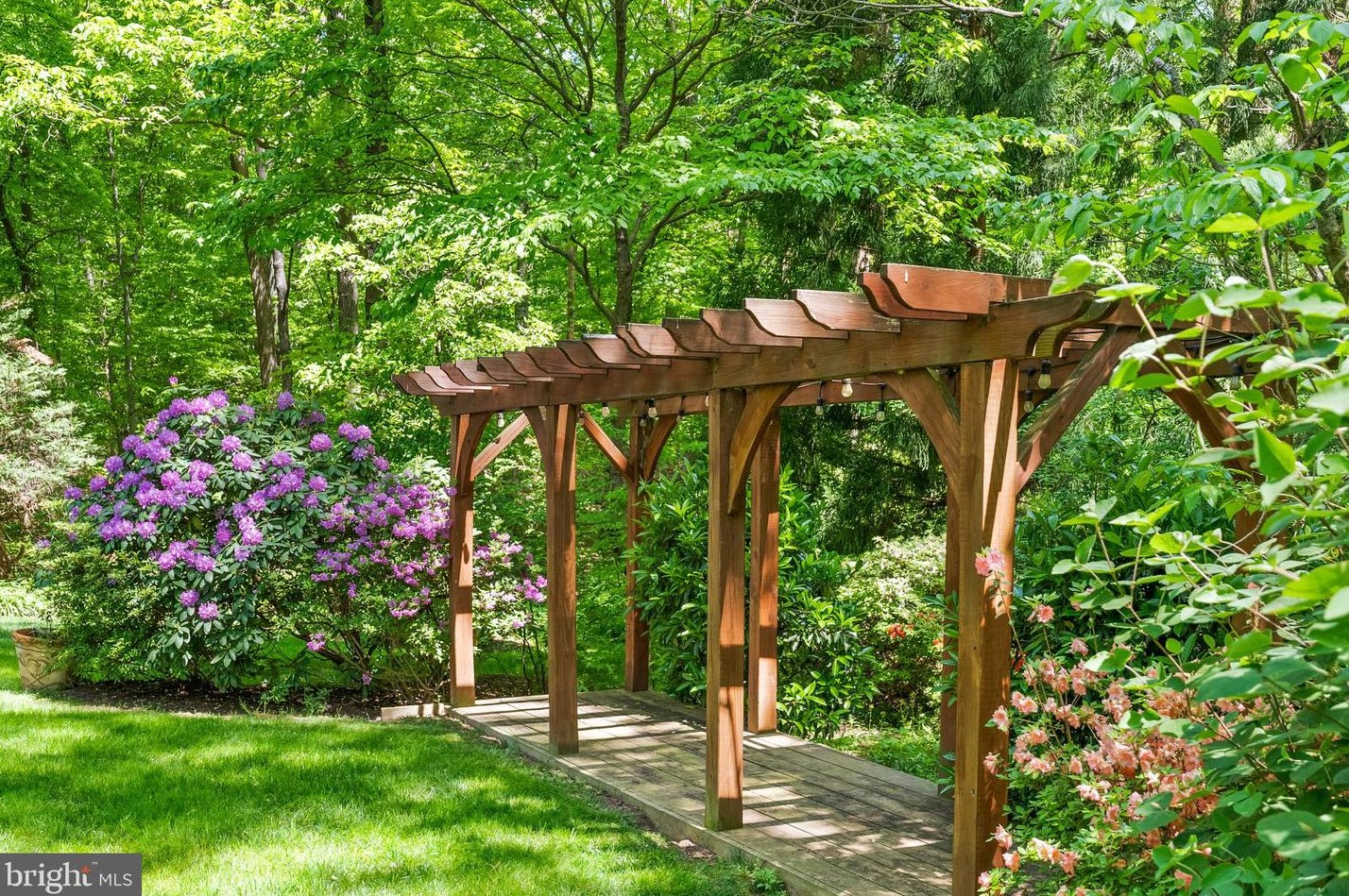 7211 Brookstone Ct, Rockville MD 20854-4838 exterior