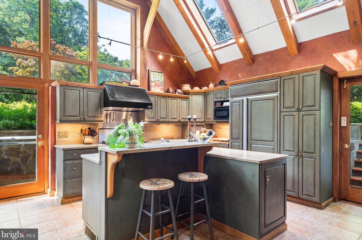 7211 Brookstone Ct, Rockville MD 20854-4838 exterior