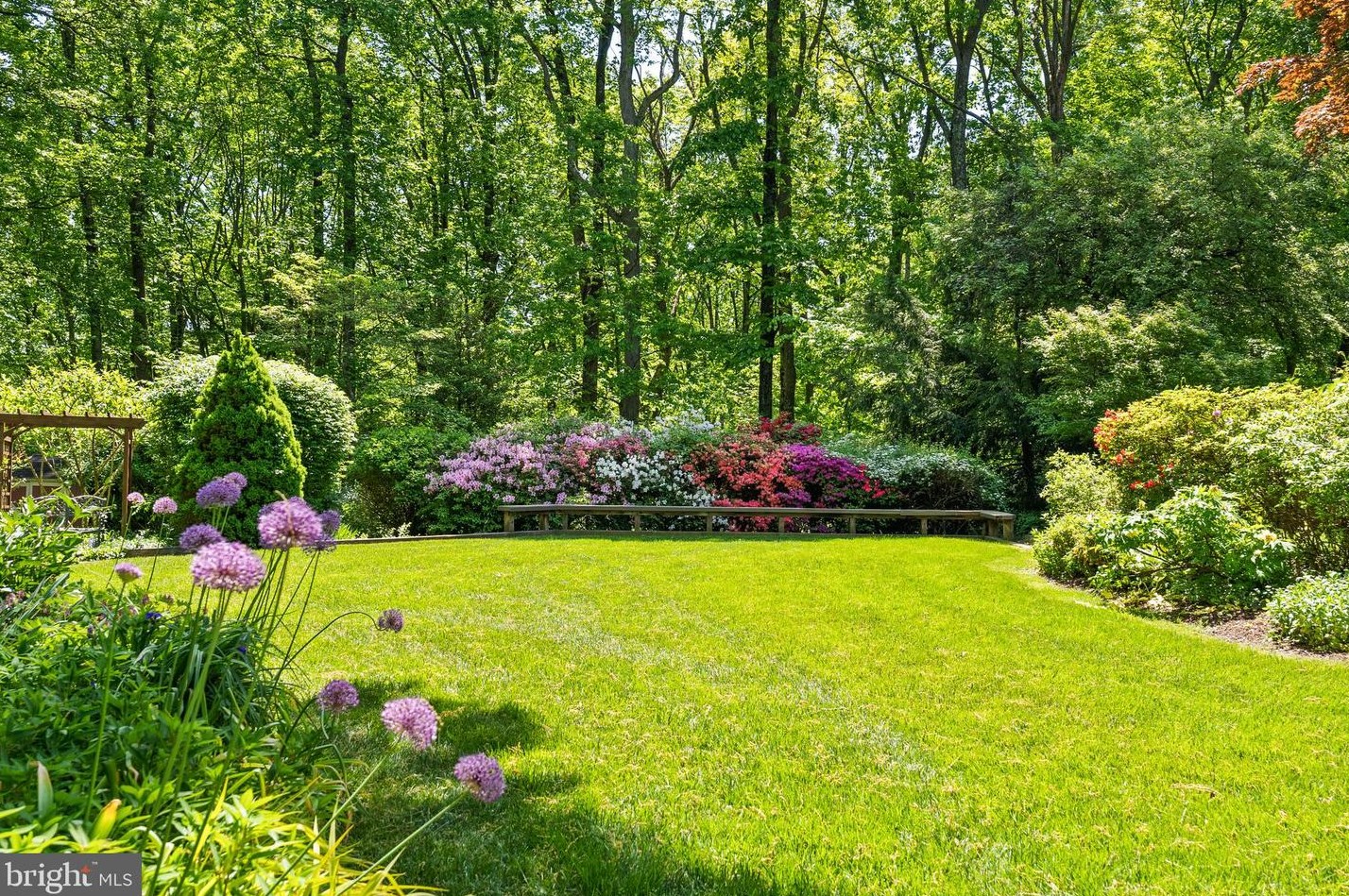 7211 Brookstone Ct, Rockville MD 20854-4838 exterior