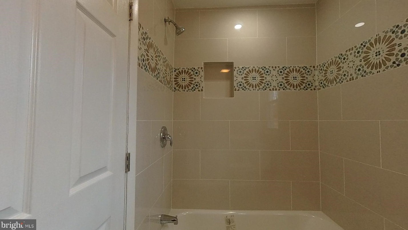 14008 Colesville Manor Pl, Silver Spring MD  20904-1100 exterior