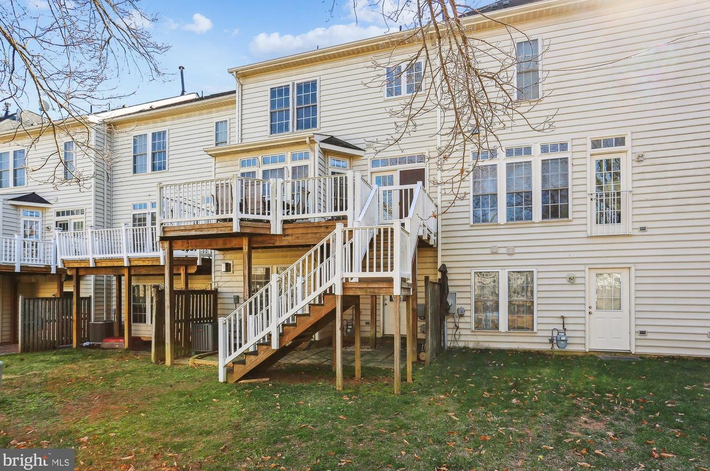 210 Painted Post Ln, Gaithersburg MD  20878-7856 exterior