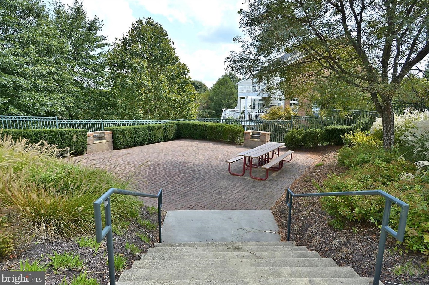 210 Painted Post Ln, Gaithersburg MD  20878-7856 exterior