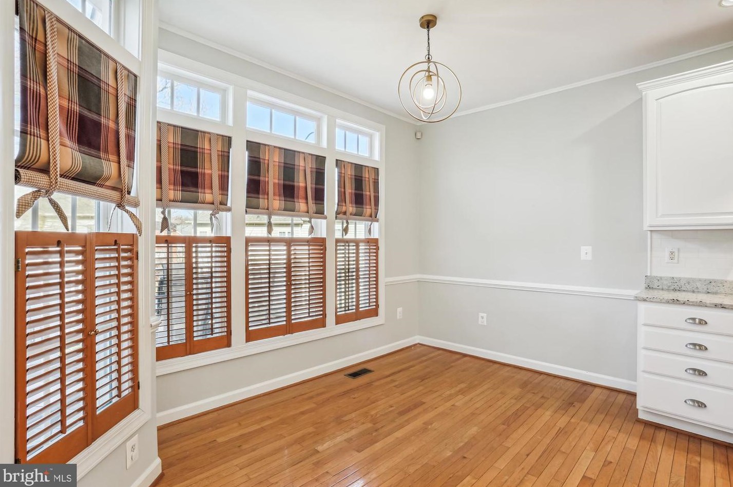 210 Painted Post Ln, Gaithersburg MD  20878-7856 exterior