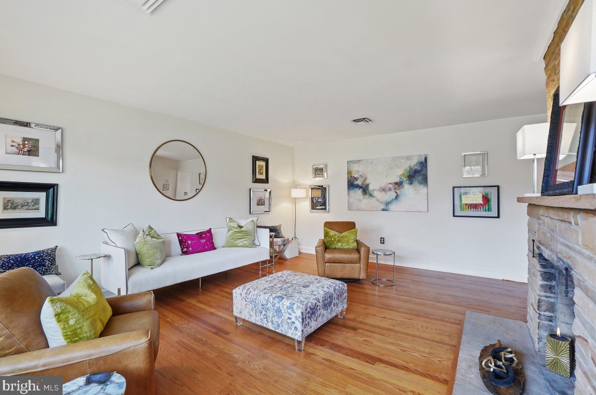 17708 Parkridge Dr, Gaithersburg MD  20878-1113 exterior