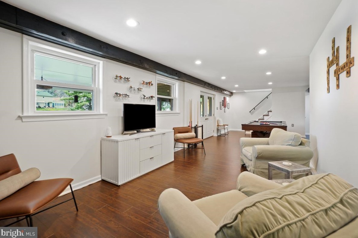 17708 Parkridge Dr, Gaithersburg MD  20878-1113 exterior