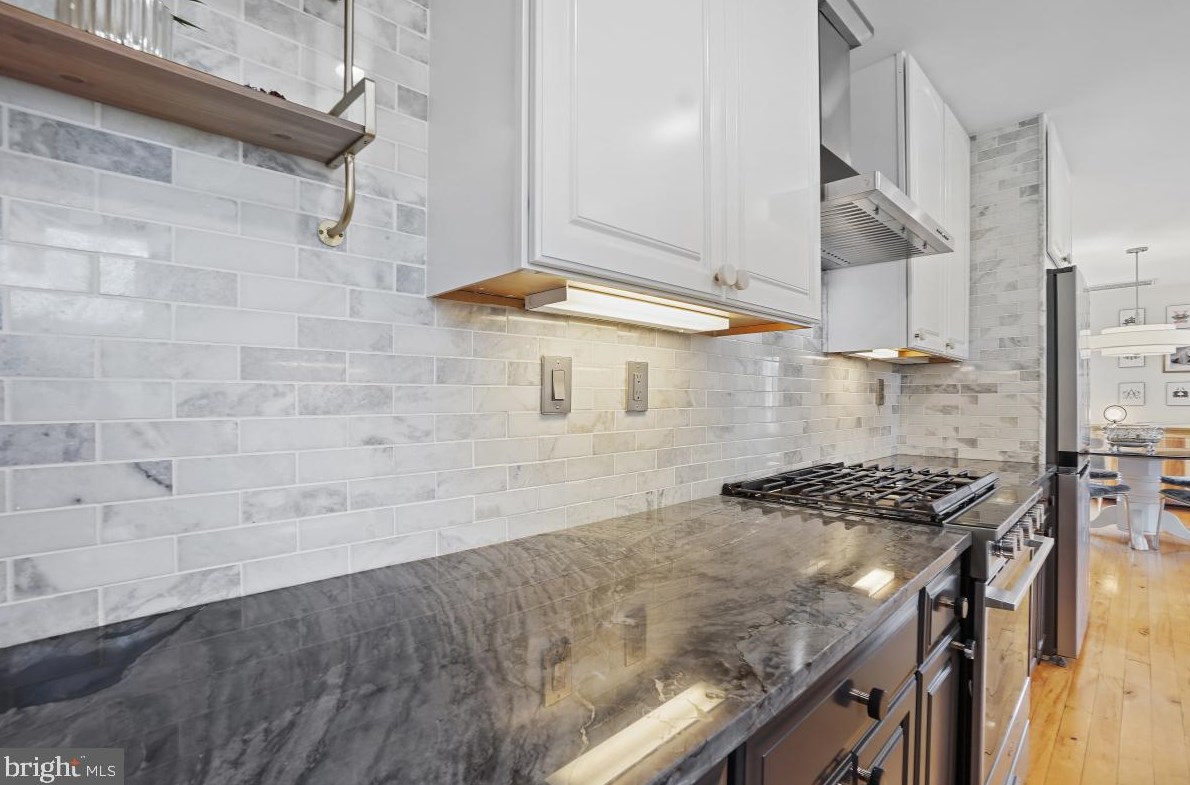17708 Parkridge Dr, Gaithersburg MD  20878-1113 exterior