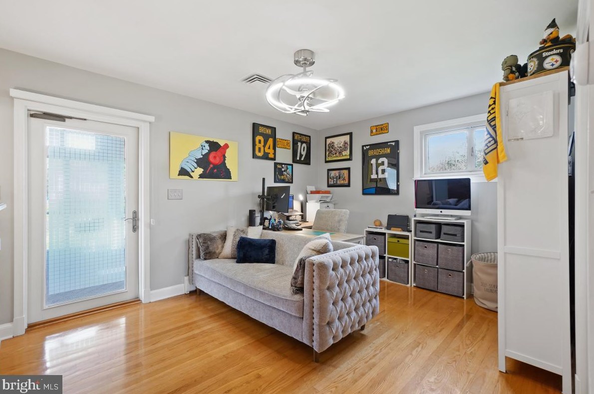 17708 Parkridge Dr, Gaithersburg MD  20878-1113 exterior