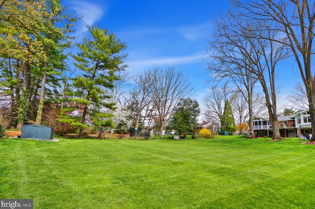 17708 Parkridge Dr, Gaithersburg MD  20878-1113 exterior