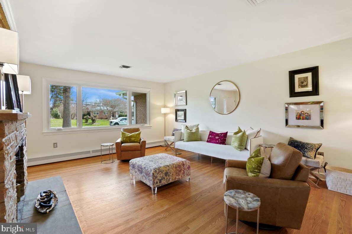 17708 Parkridge Dr, Gaithersburg MD  20878-1113 exterior