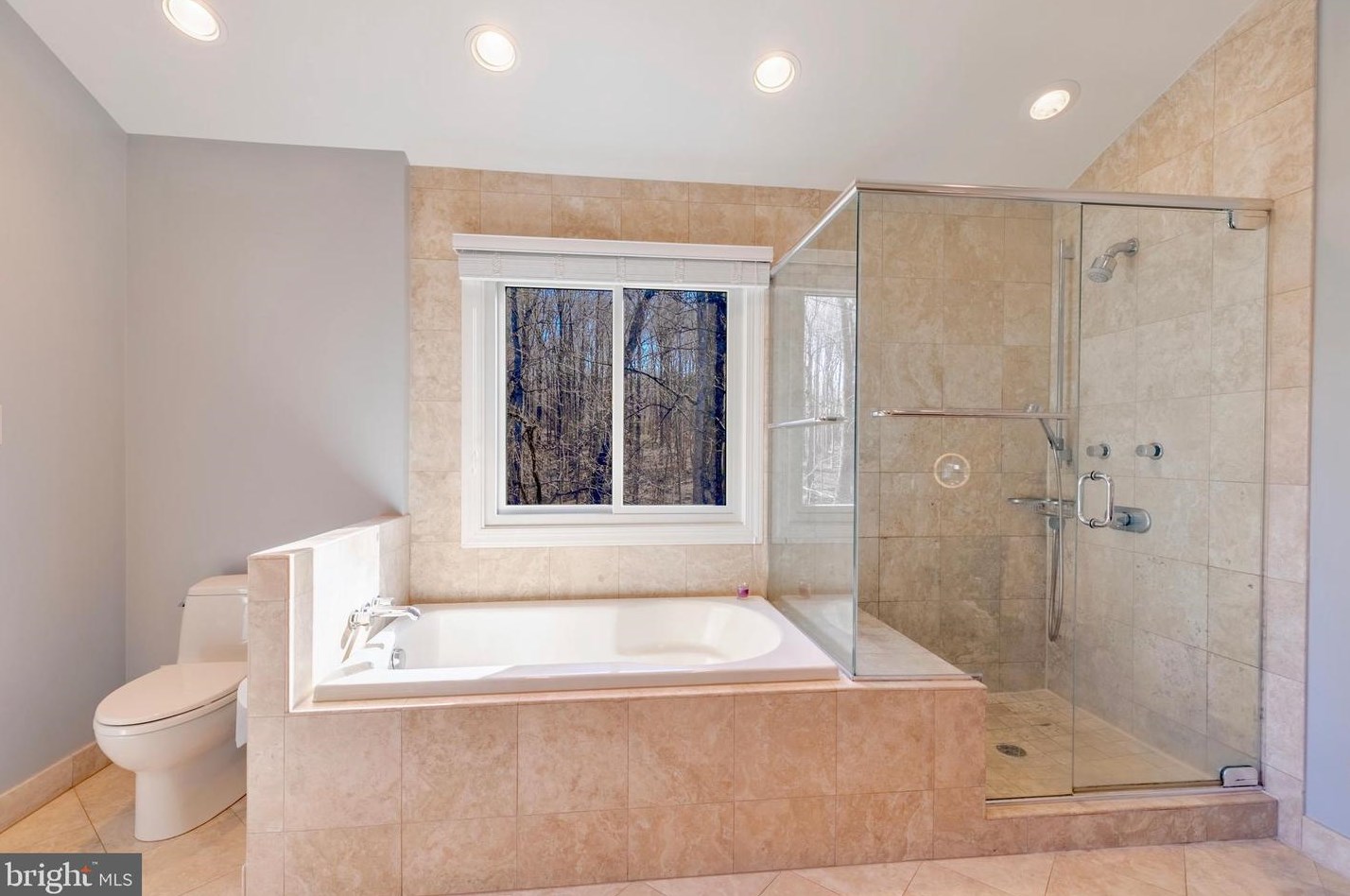 8800 Deer Hollow Ln, Rockville MD 20854-5440 exterior