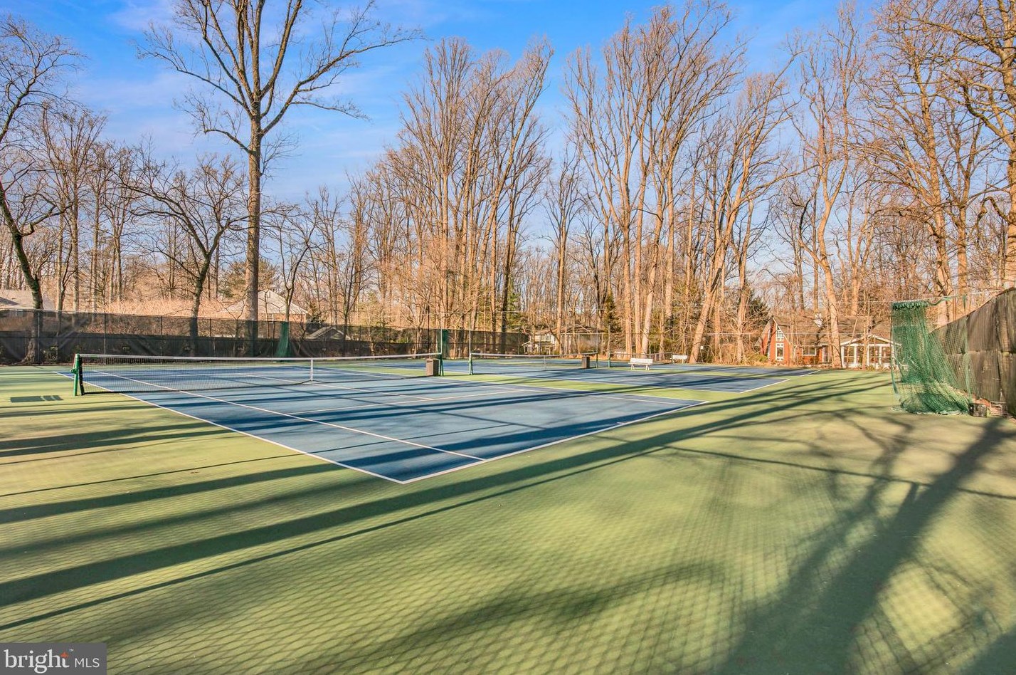 8800 Deer Hollow Ln, Rockville MD 20854-5440 exterior