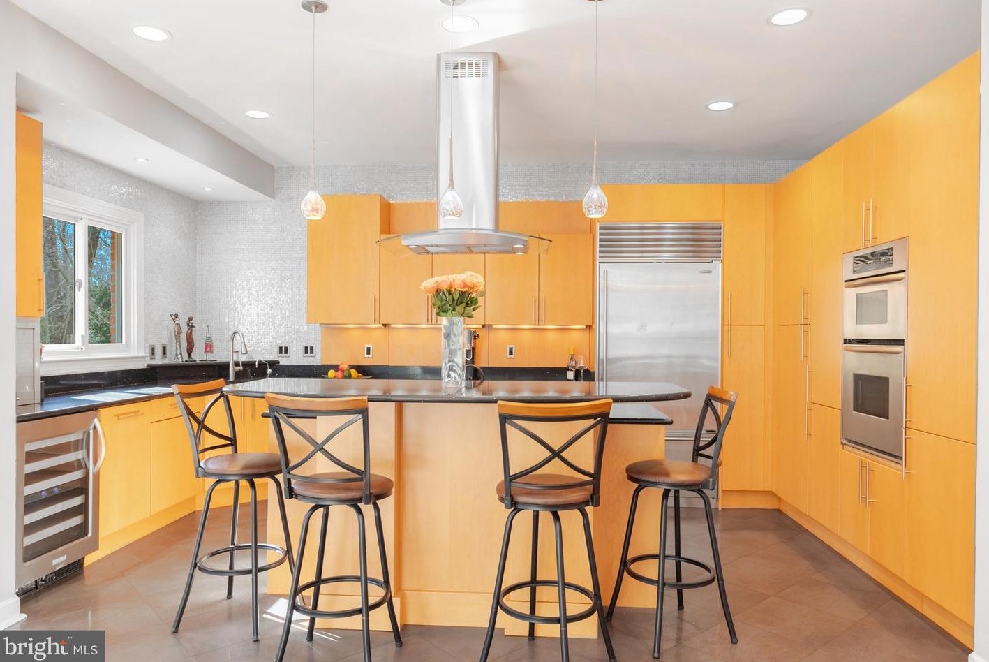 8800 Deer Hollow Ln, Rockville MD 20854-5440 exterior