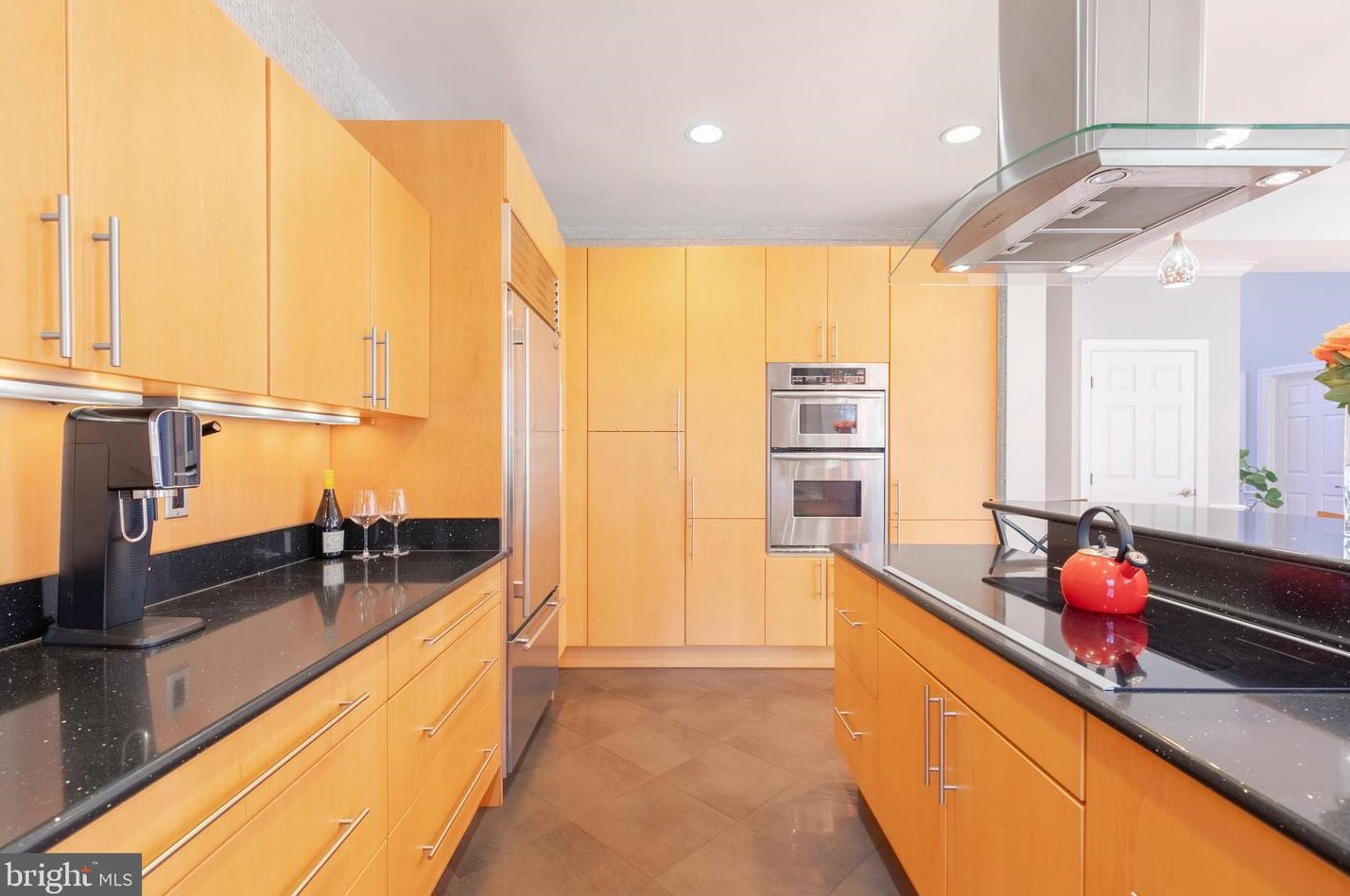 8800 Deer Hollow Ln, Rockville MD 20854-5440 exterior