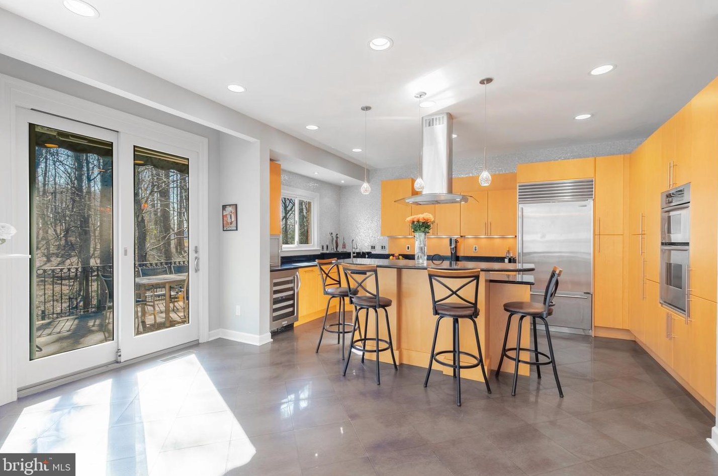 8800 Deer Hollow Ln, Rockville MD 20854-5440 exterior