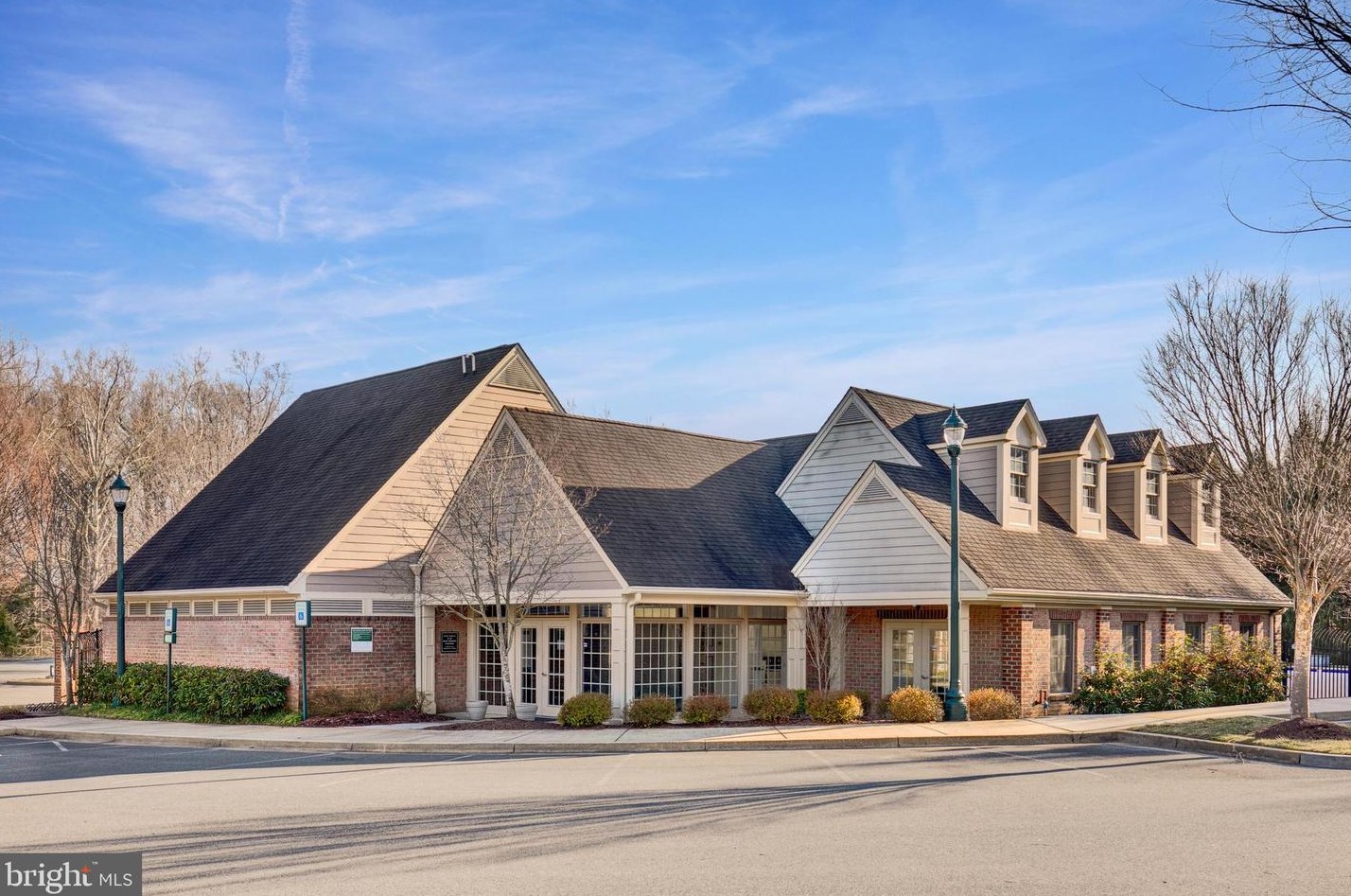 8800 Deer Hollow Ln, Rockville MD 20854-5440 exterior