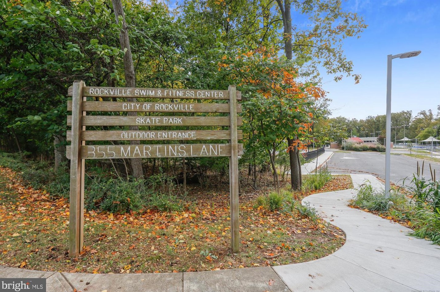 4608 Creek Shore Dr, Rockville MD 20852-2410 exterior