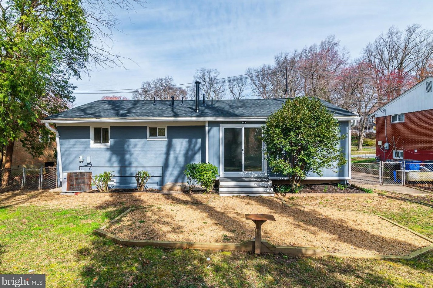 814 Orange Dr, Silver Spring MD 20901-1002 exterior