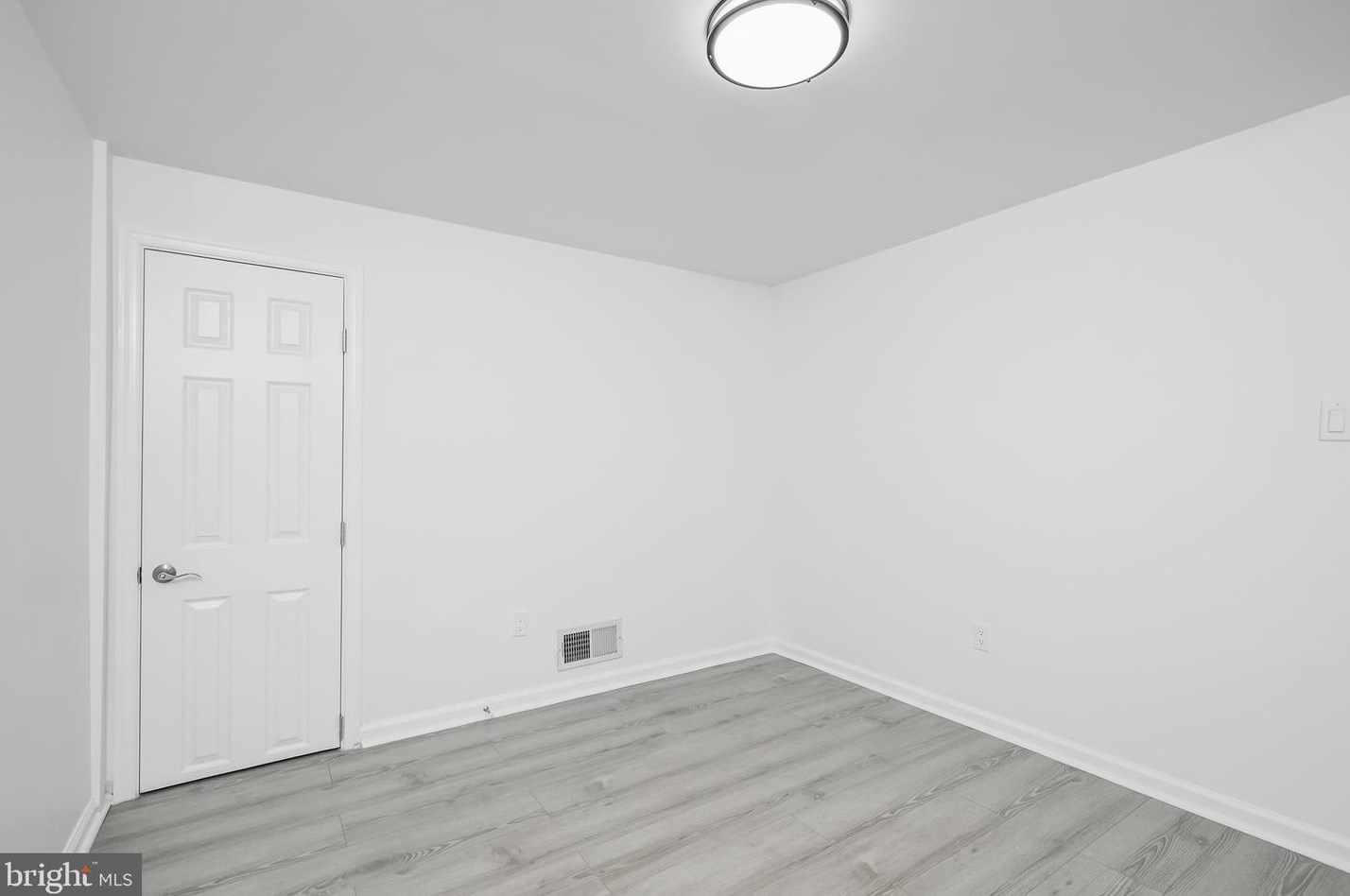 814 Orange Dr, Silver Spring MD 20901-1002 exterior