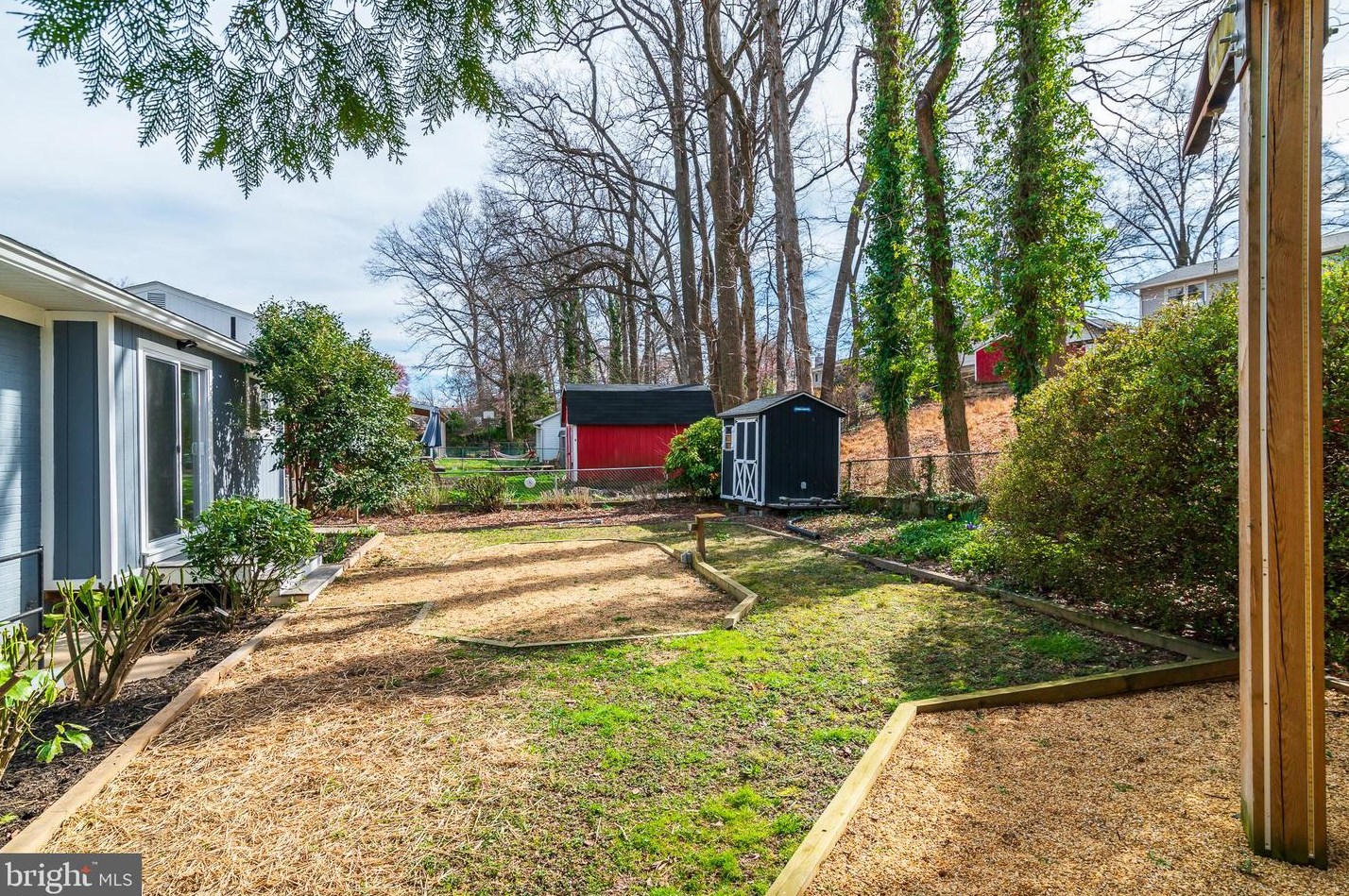 814 Orange Dr, Silver Spring MD 20901-1002 exterior