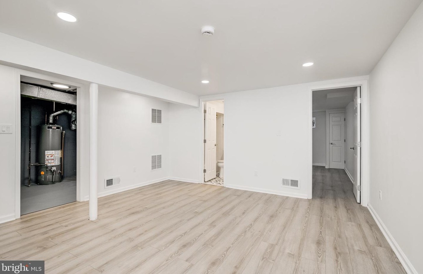 814 Orange Dr, Silver Spring MD 20901-1002 exterior