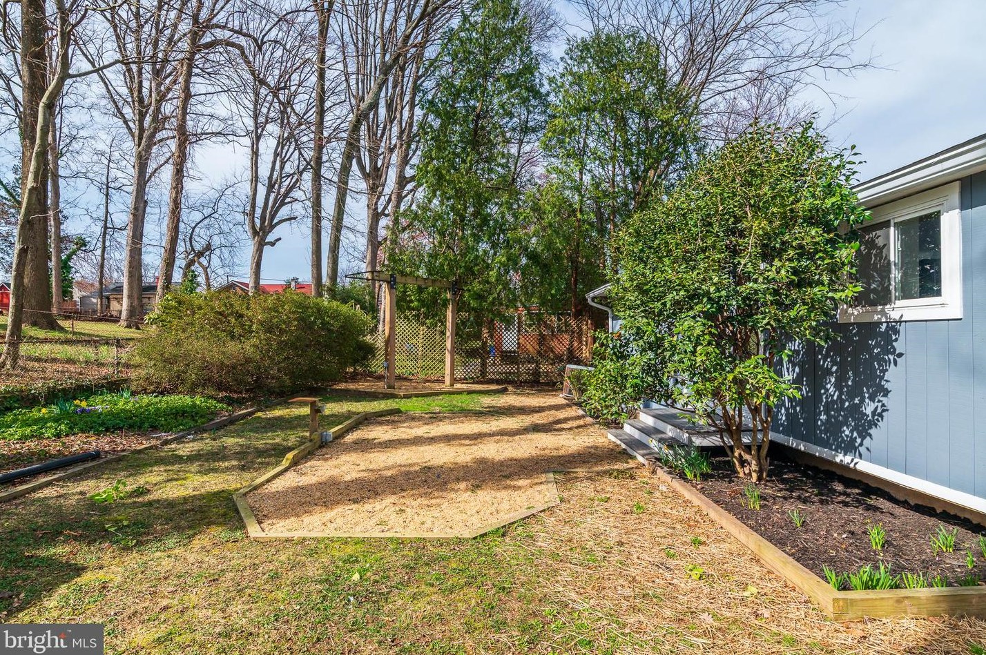 814 Orange Dr, Silver Spring MD 20901-1002 exterior