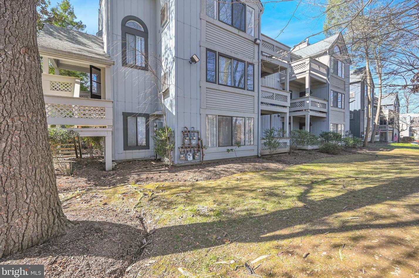 11 Windbrooke Cir, Gaithersburg MD  20879-3239 exterior