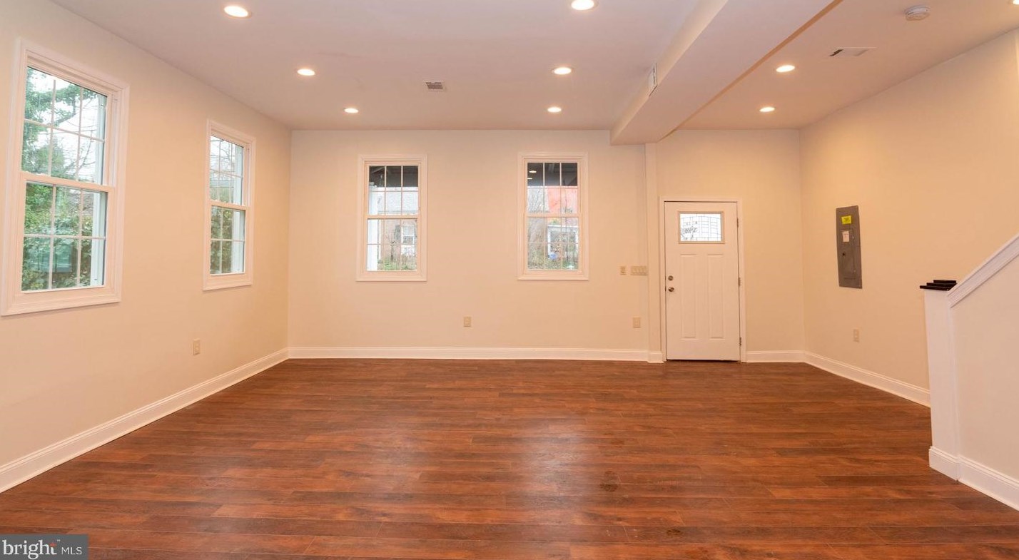 827 Philadelphia Ave, Silver Spring MD  20910-4935 exterior