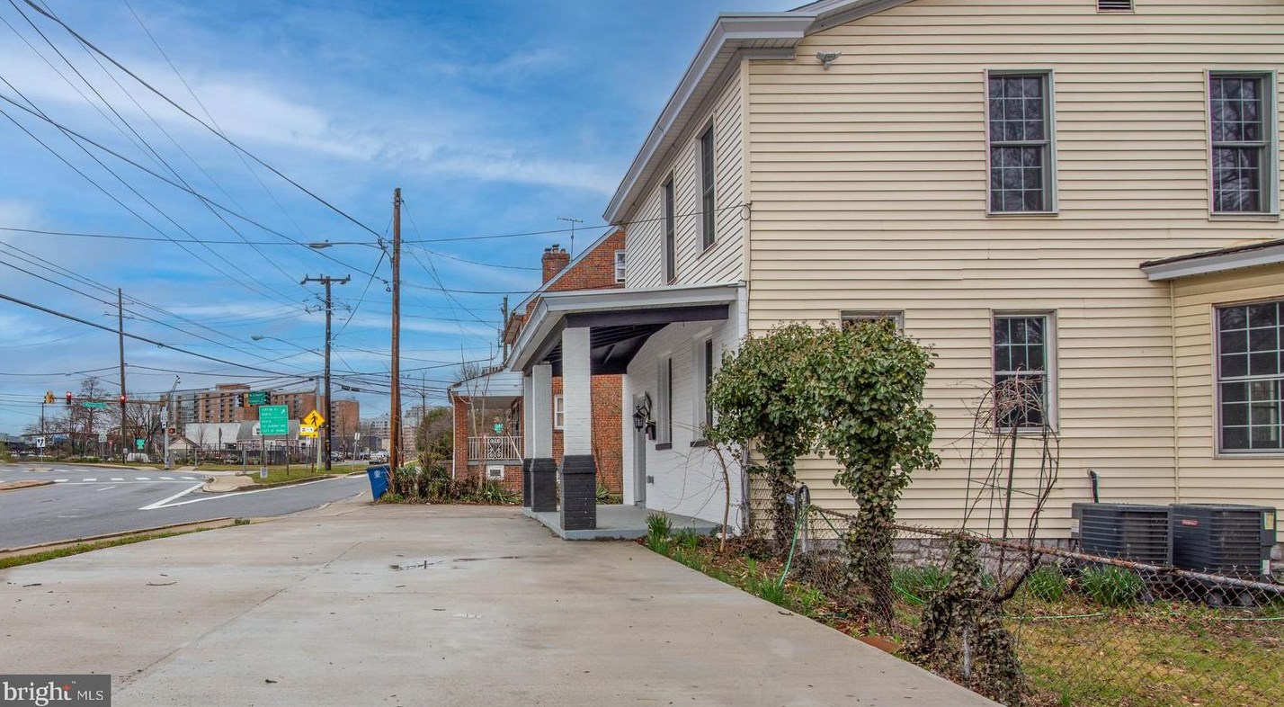 827 Philadelphia Ave, Silver Spring MD  20910-4935 exterior