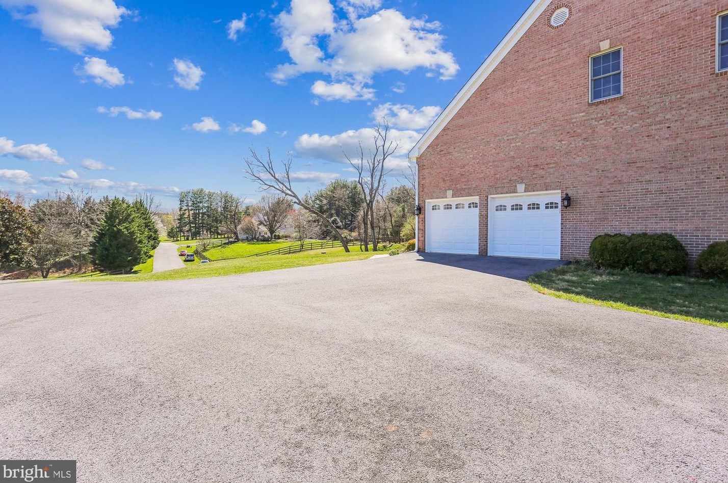 13424 Query Mill Rd, Gaithersburg MD  20878-3962 exterior