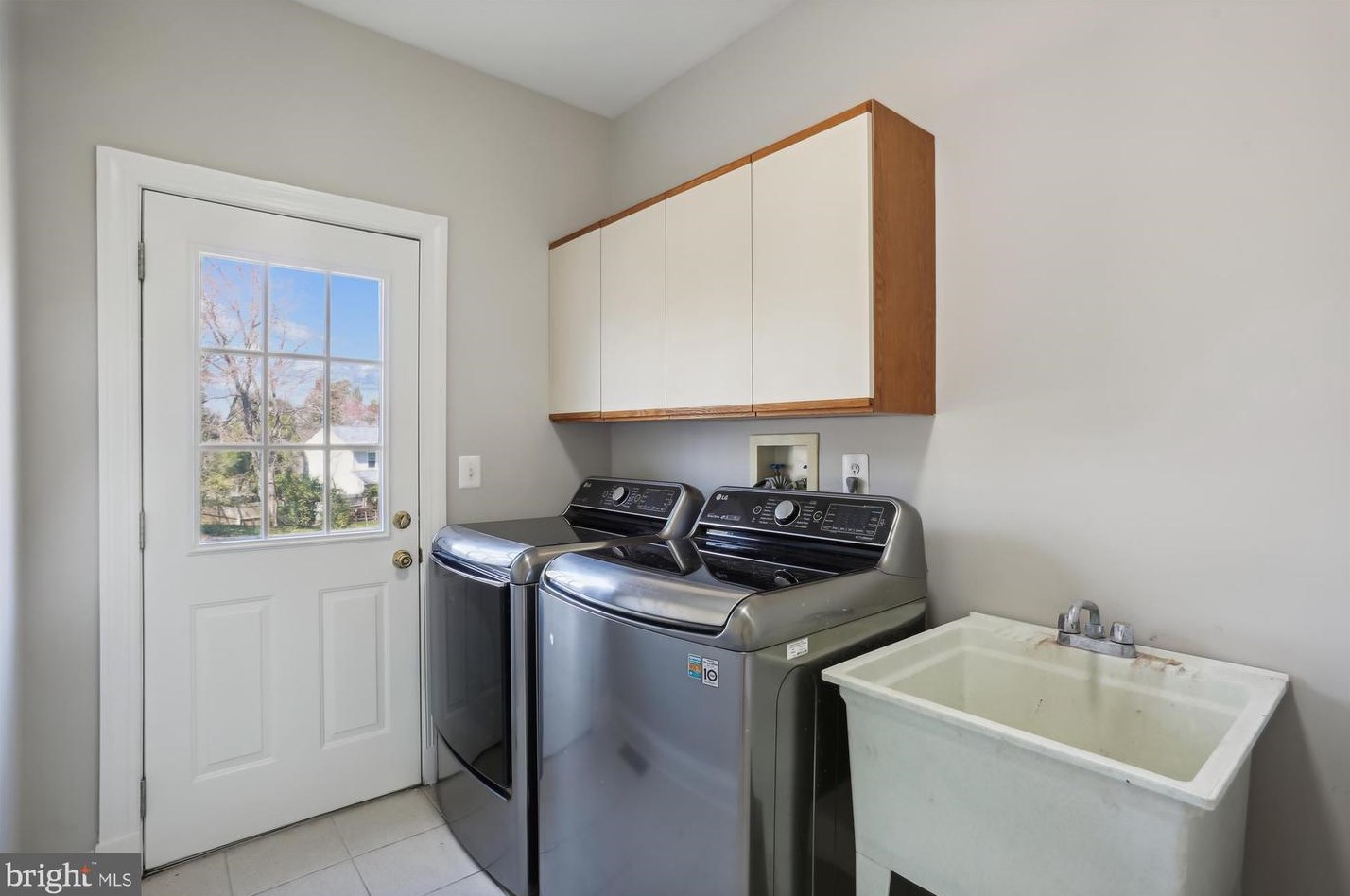 13424 Query Mill Rd, Gaithersburg MD  20878-3962 exterior