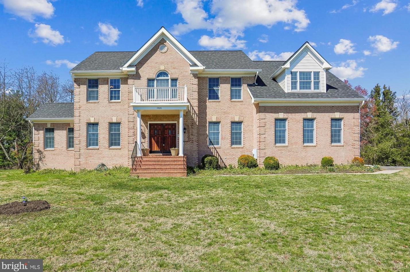 13424 Query Mill Rd, Gaithersburg MD  20878-3962 exterior