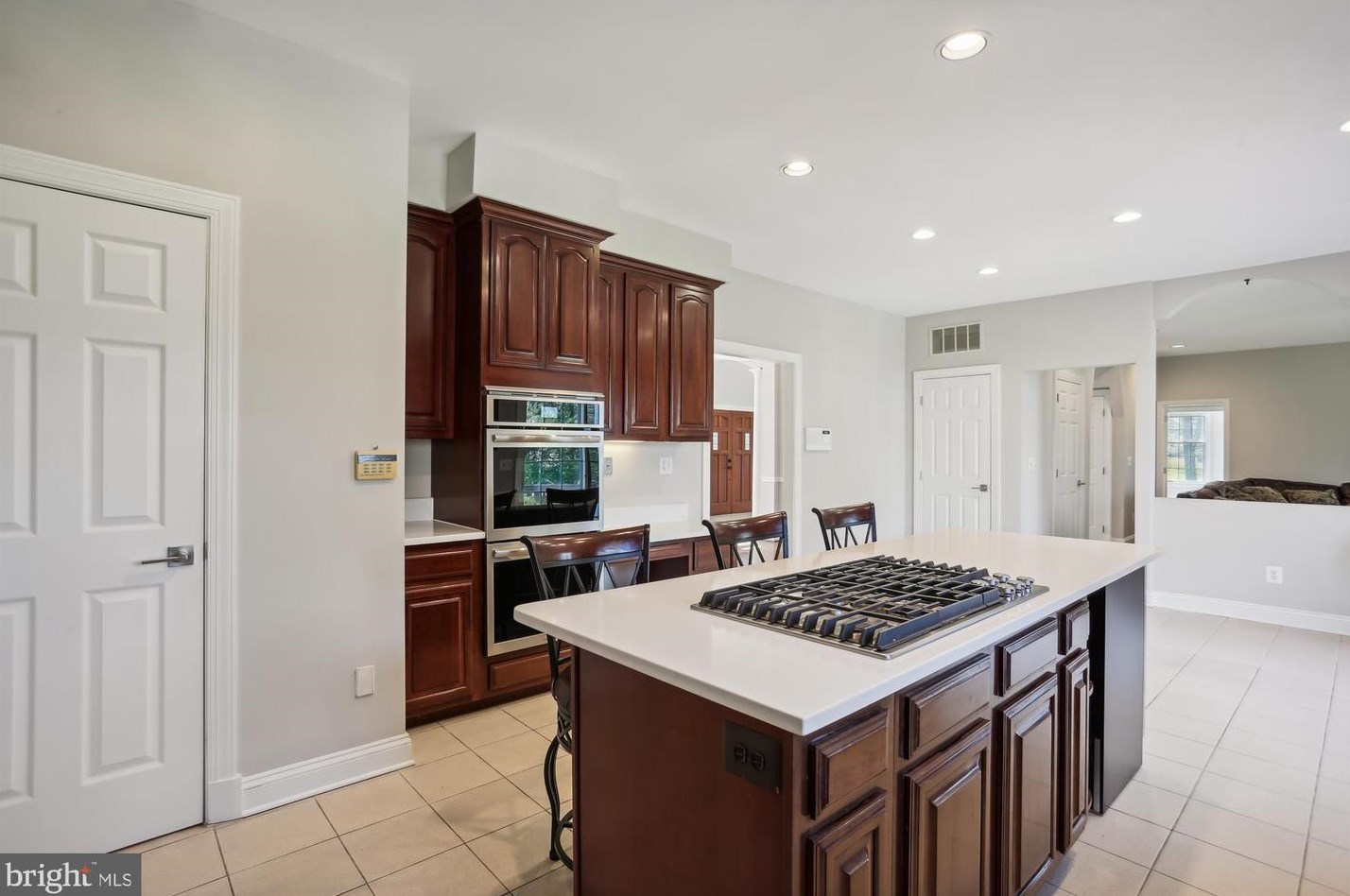 13424 Query Mill Rd, Gaithersburg MD  20878-3962 exterior