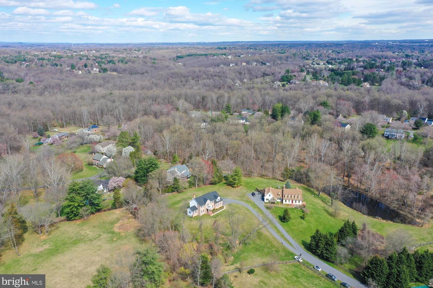 13424 Query Mill Rd, Gaithersburg MD  20878-3962 exterior