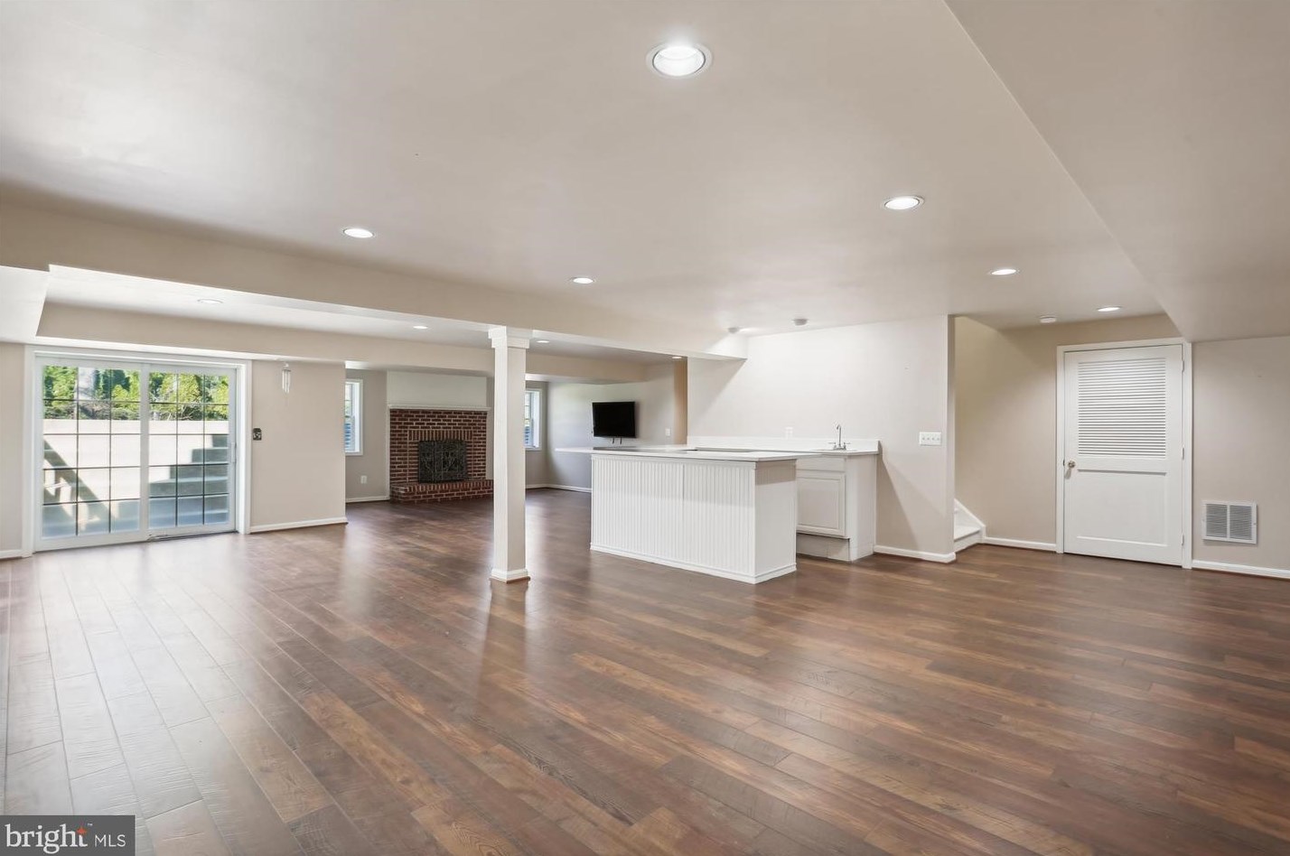 13424 Query Mill Rd, Gaithersburg MD  20878-3962 exterior