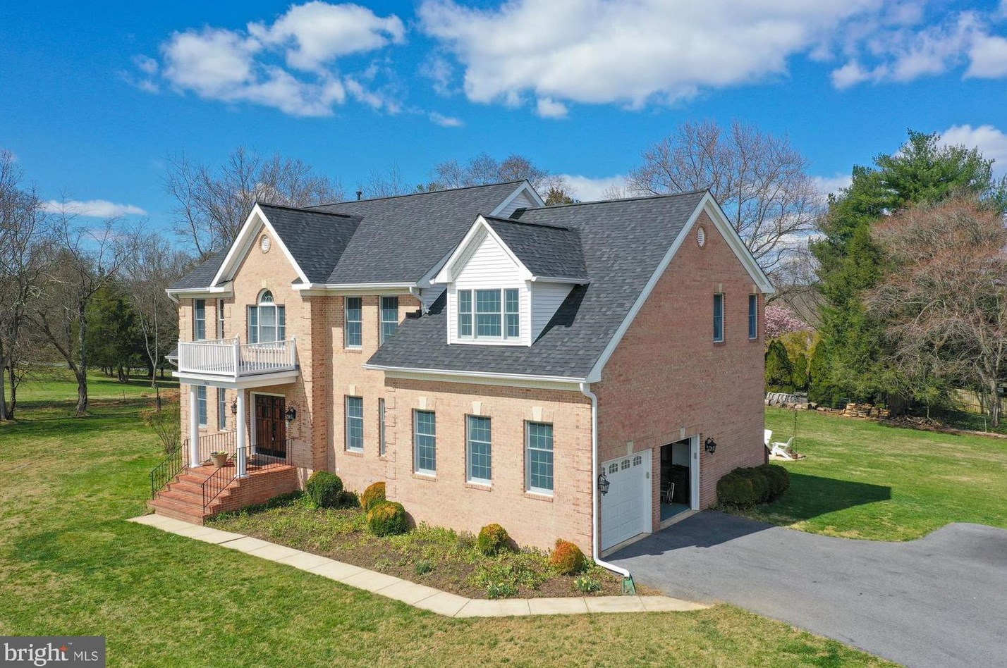 13424 Query Mill Rd, Gaithersburg MD  20878-3962 exterior