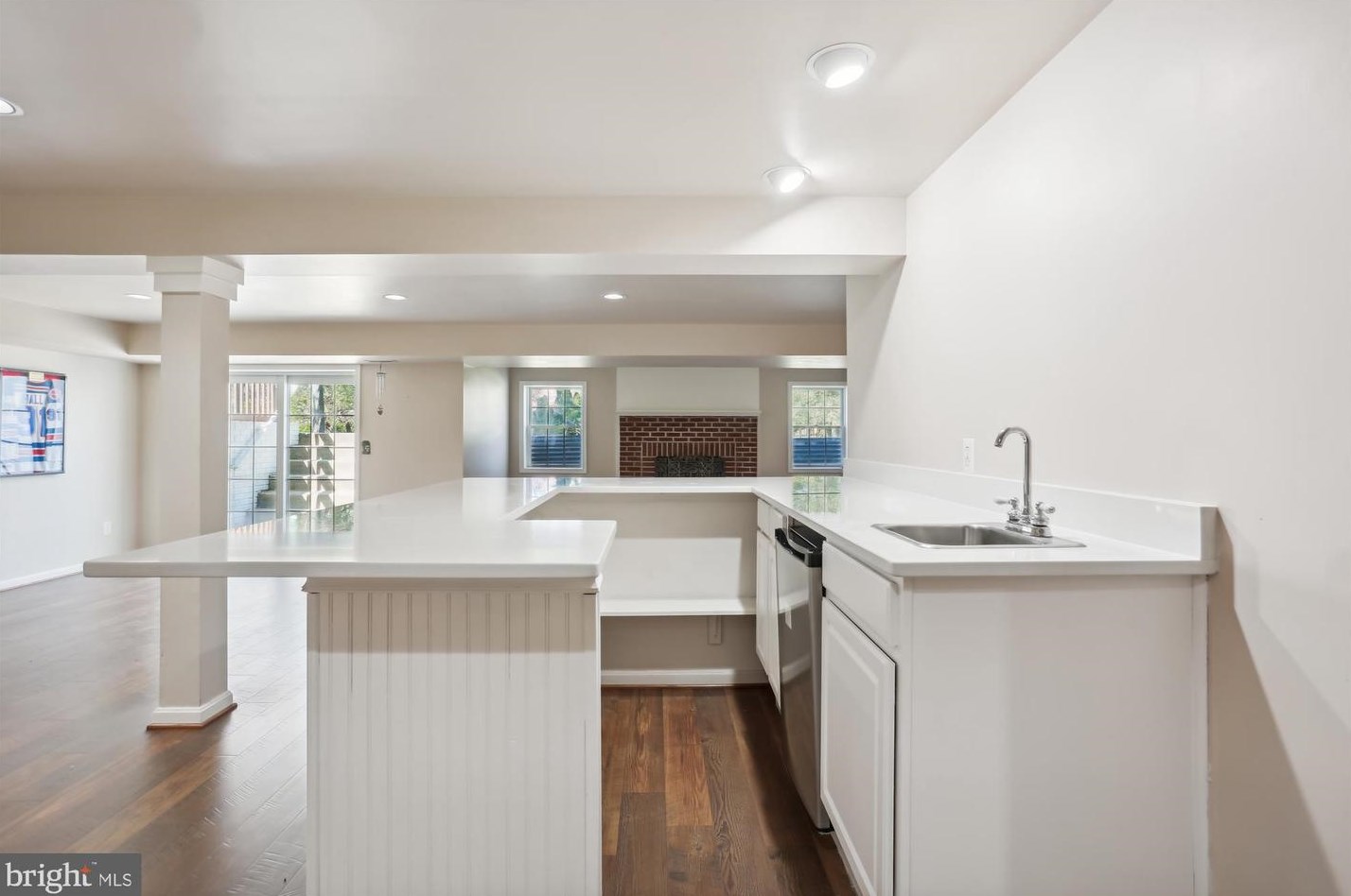 13424 Query Mill Rd, Gaithersburg MD  20878-3962 exterior