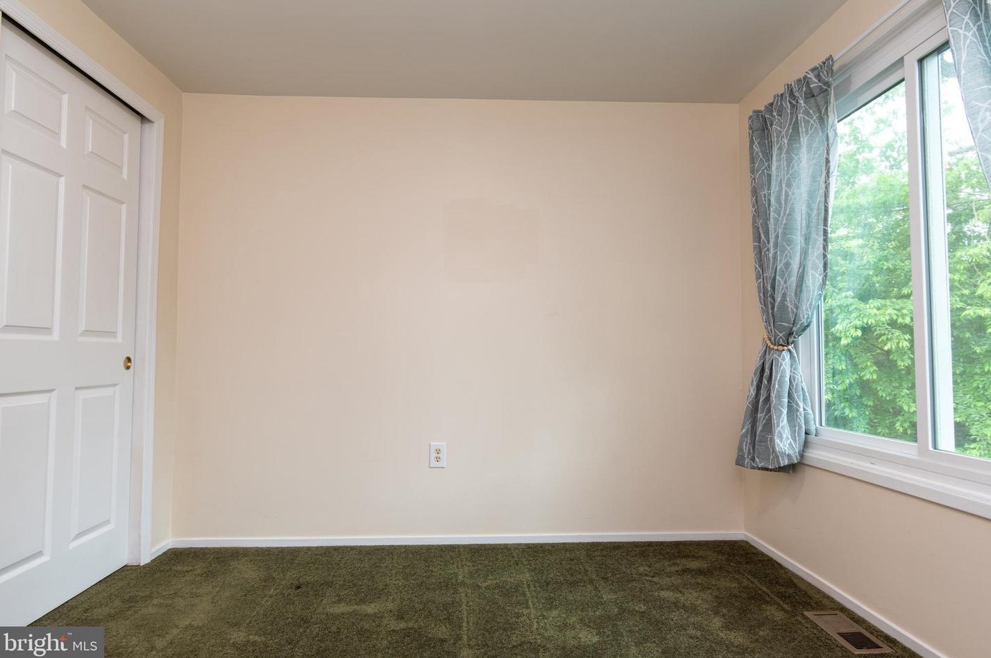 10722 Lester St, Silver Spring MD 20902-3760 exterior