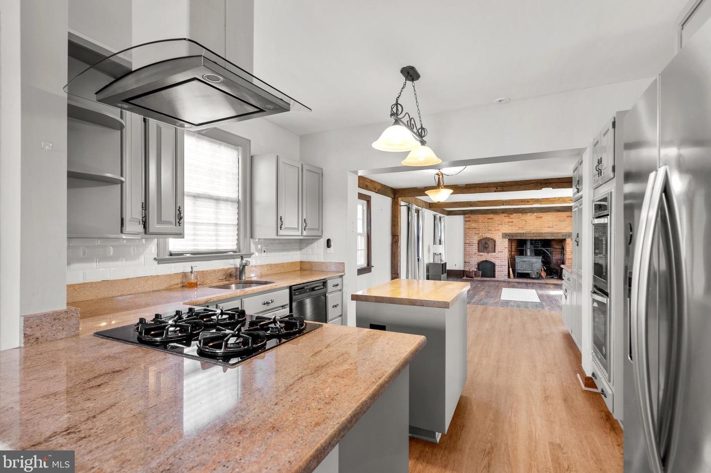 9102 Darnestown Rd, Rockville MD  20850-3106 exterior