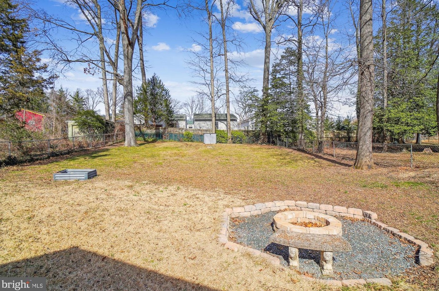 118 Tulip Dr, Gaithersburg MD  20877-2029 exterior
