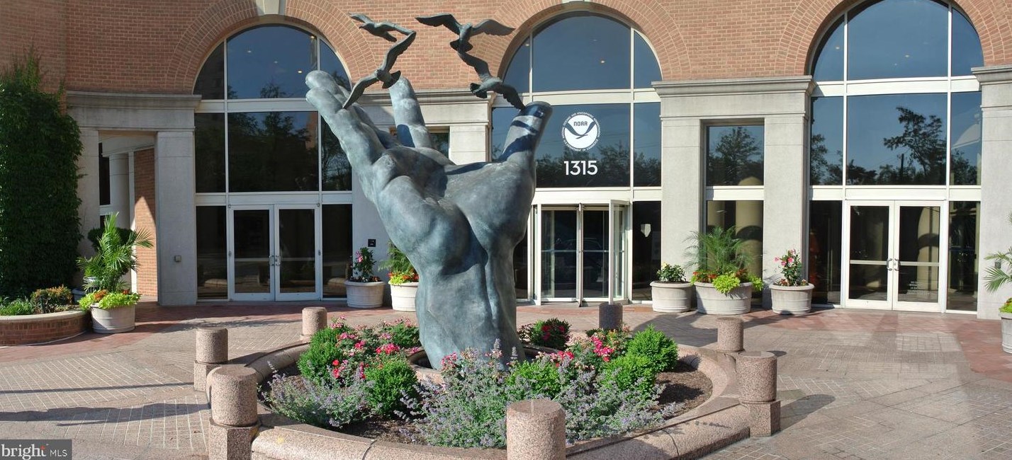 930 Wayne Ave, Silver Spring MD 20910-4429 exterior