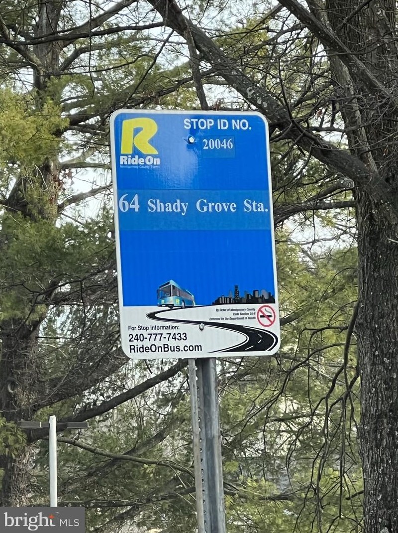 9821 Brookridge Ct, Gaithersburg MD 20886-1108 exterior