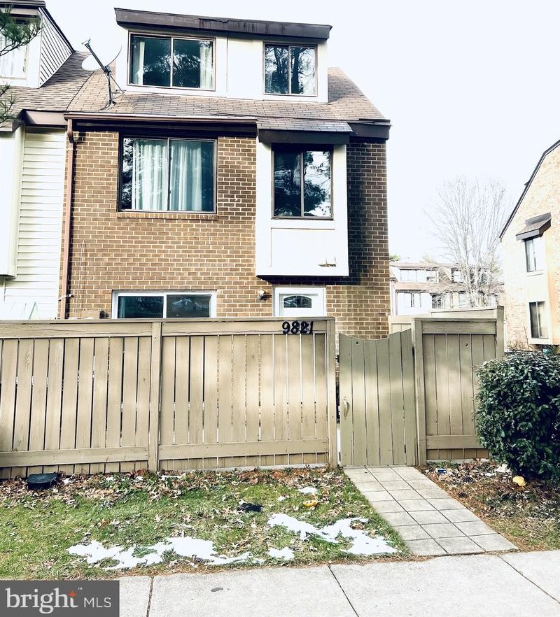 9821 Brookridge Ct, Gaithersburg MD 20886-1108 exterior