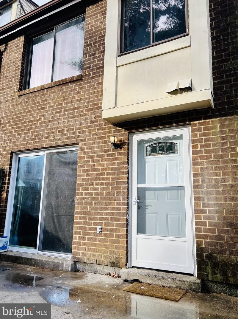 9821 Brookridge Ct, Gaithersburg MD 20886-1108 exterior