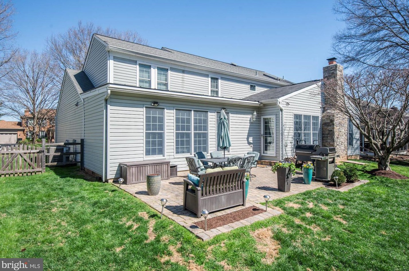 12612 Falconbridge Dr, Gaithersburg MD  20878-3411 exterior