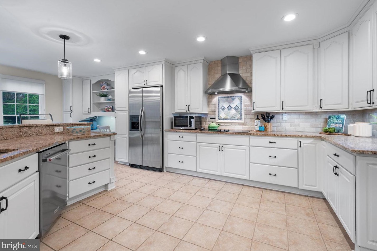 12612 Falconbridge Dr, Gaithersburg MD  20878-3411 exterior