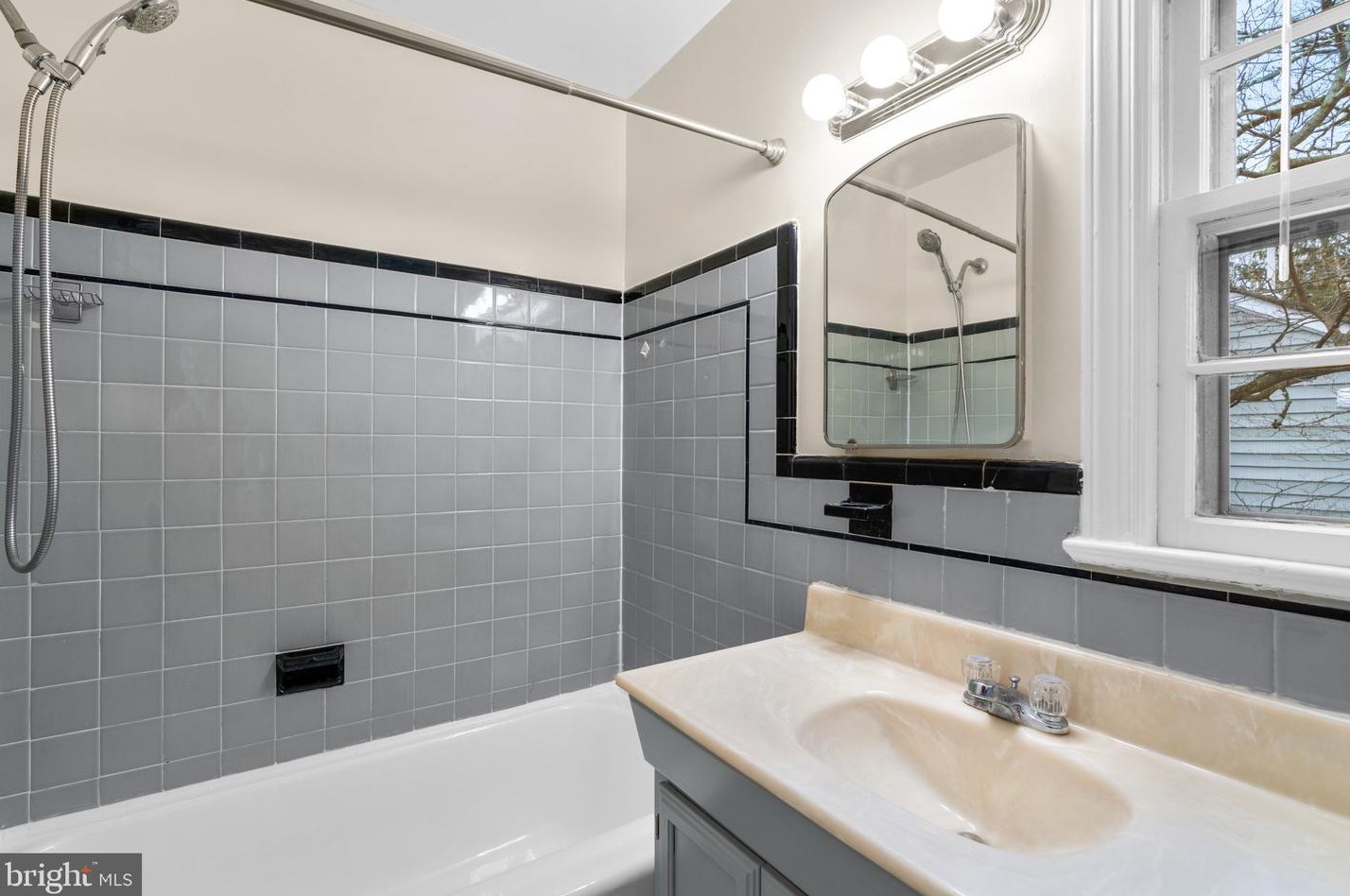 10217 Capitol View Ave, Silver Spring MD 20910-1033 exterior