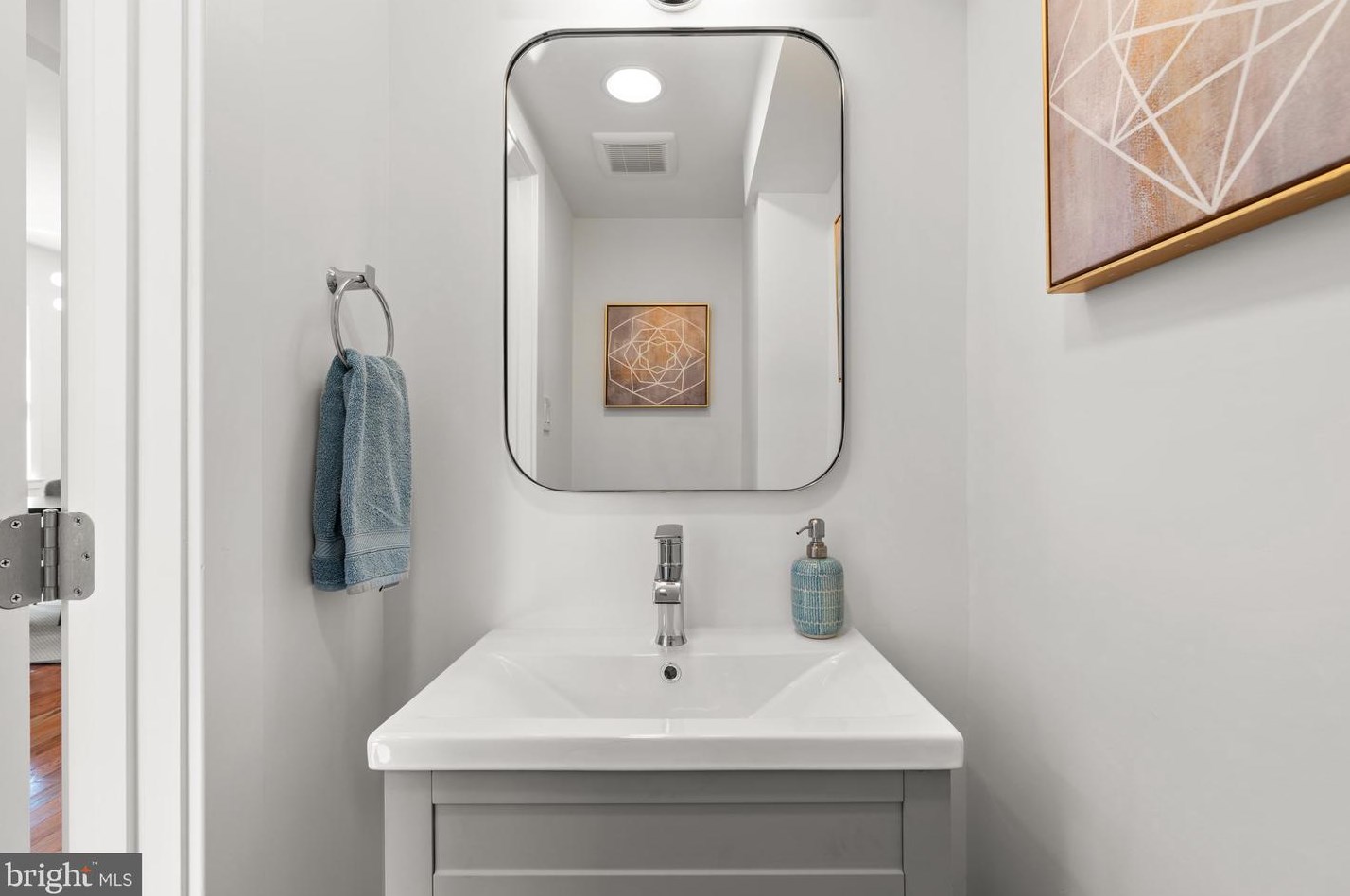 7422 Piney Branch Rd, Silver Spring MD  20912-4206 exterior