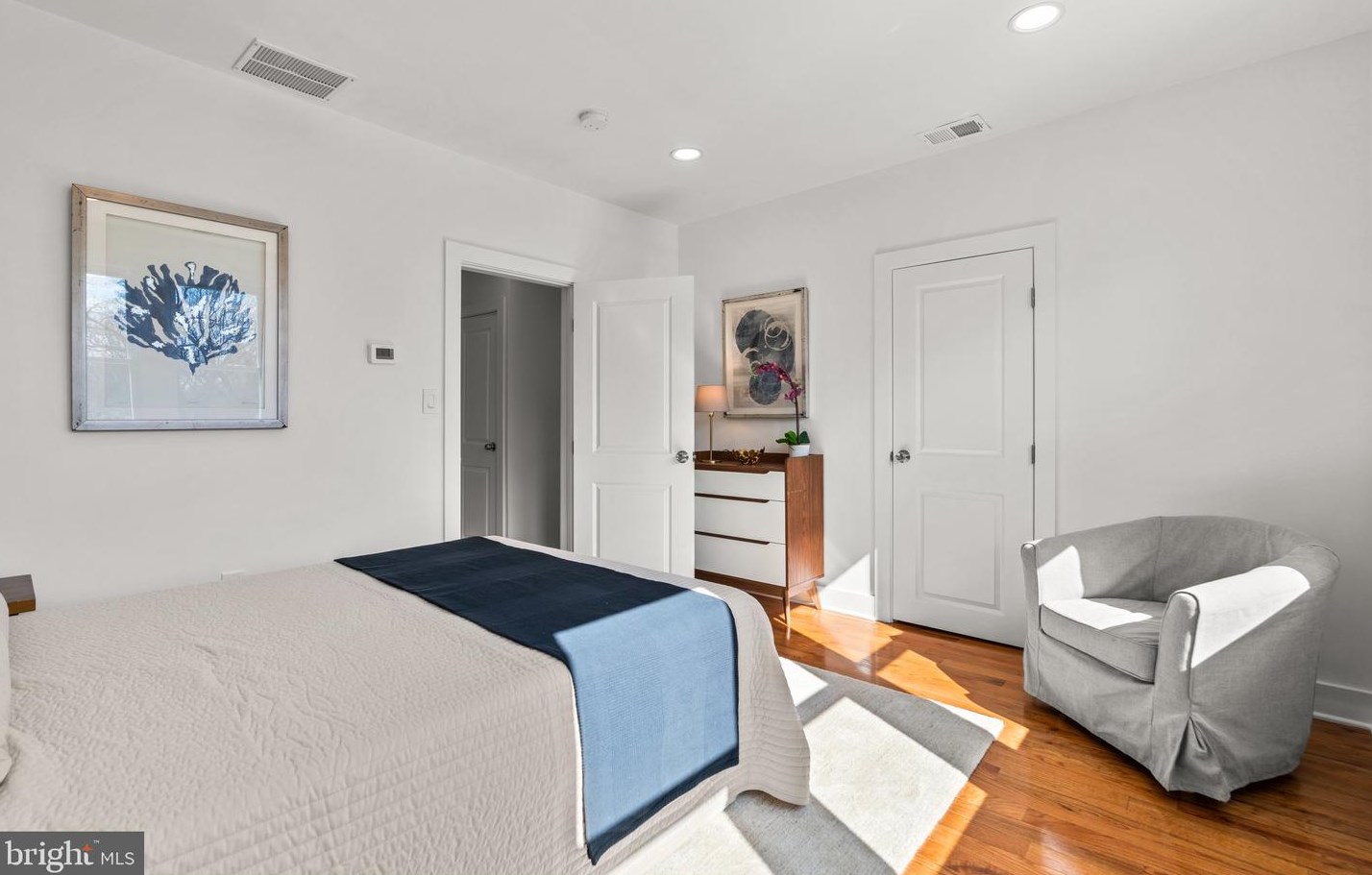 7422 Piney Branch Rd, Silver Spring MD  20912-4206 exterior