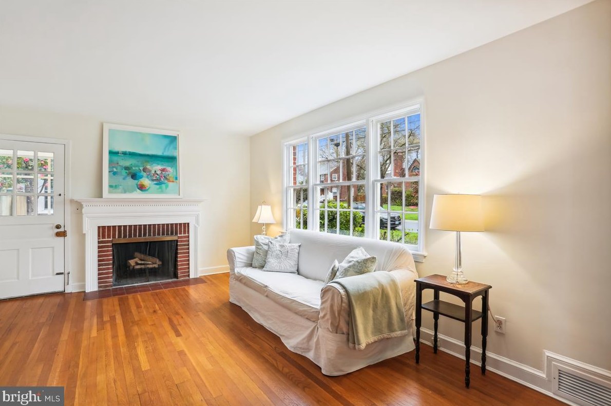 9513 Saybrook Ave, Silver Spring MD 20901-3034 exterior