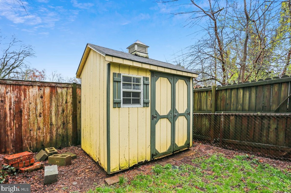 9513 Saybrook Ave, Silver Spring MD 20901-3034 exterior